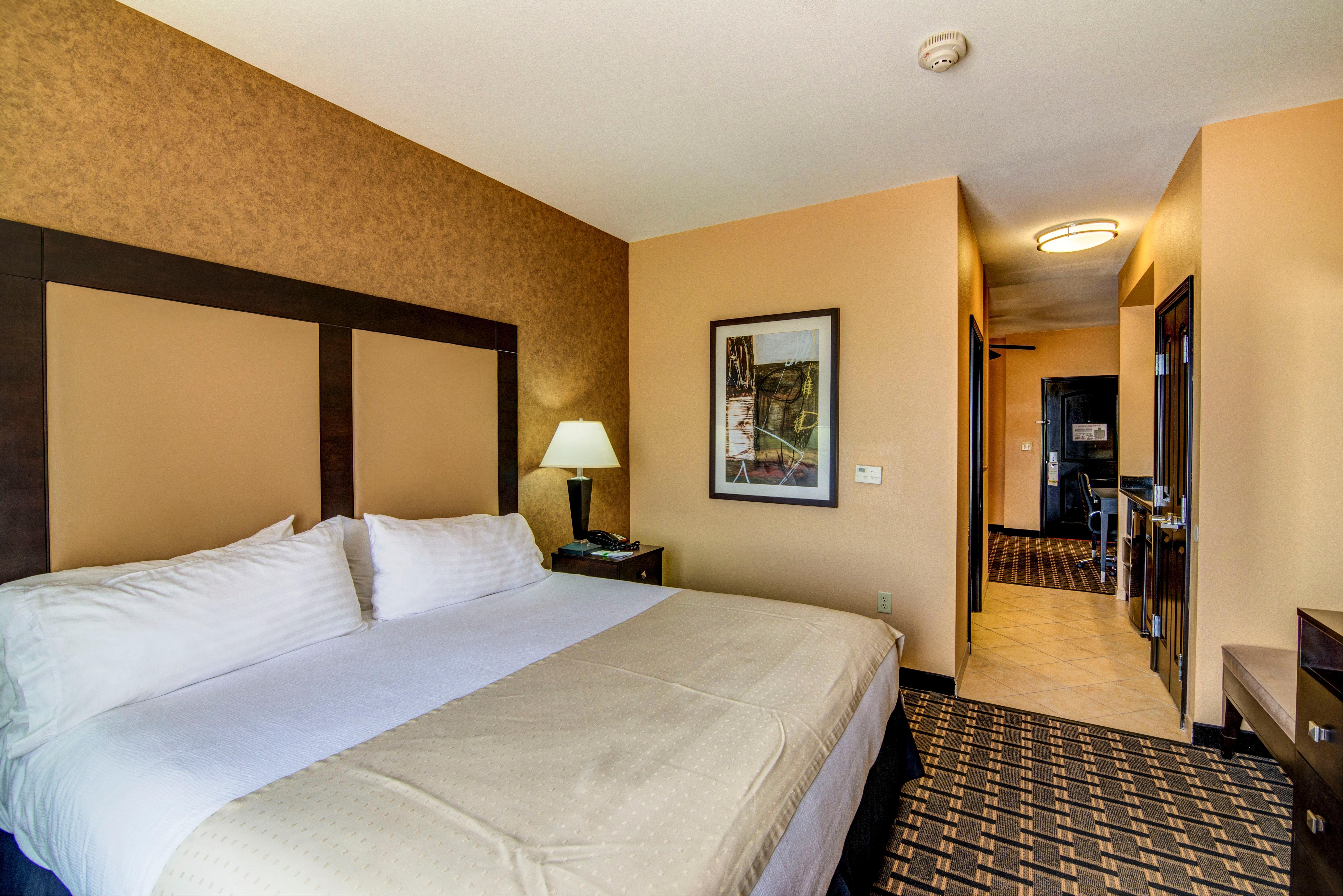 Holiday Inn Arlington Northeast By Ihg Exterior photo