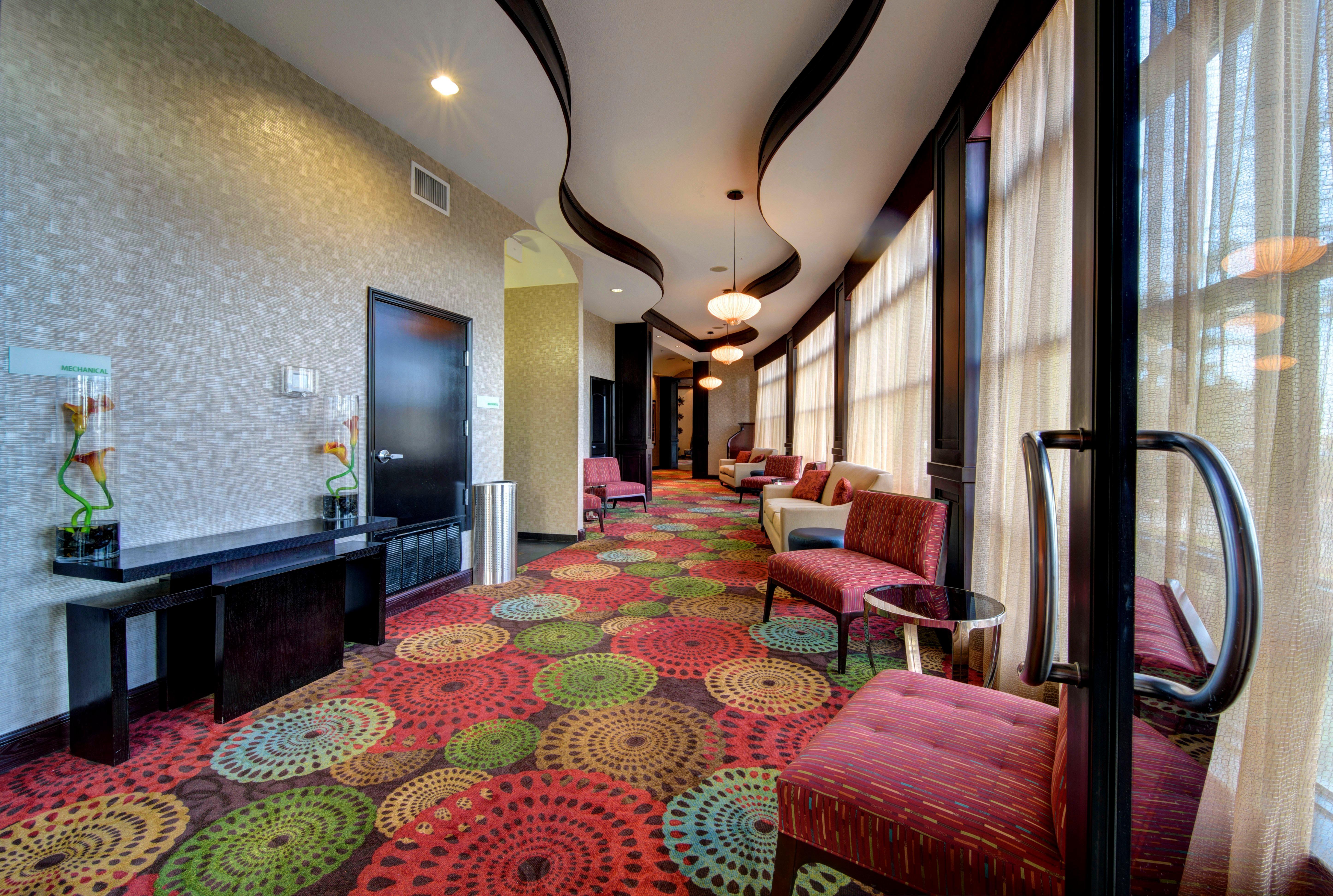 Holiday Inn Arlington Northeast By Ihg Exterior photo
