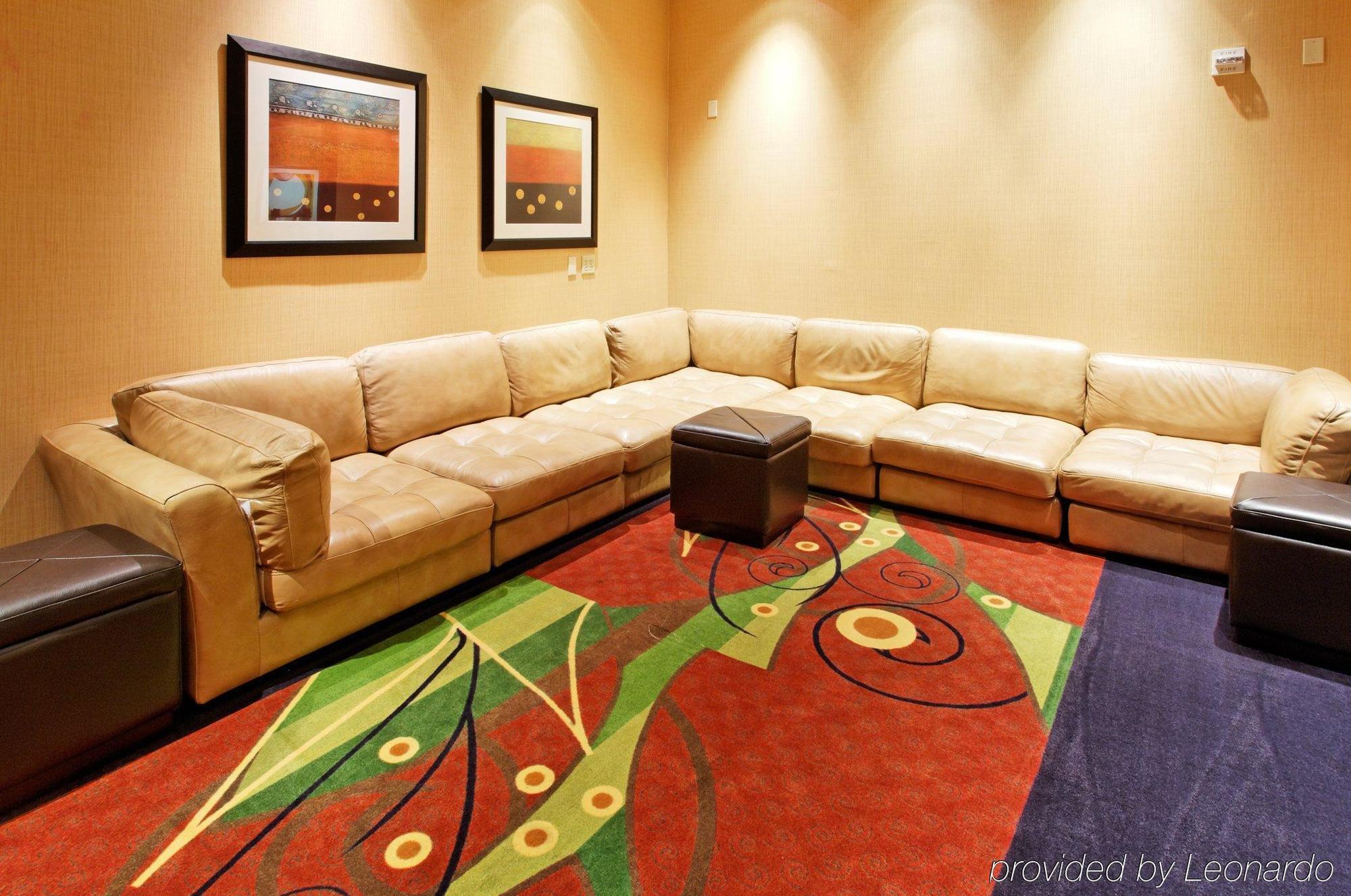 Holiday Inn Arlington Northeast By Ihg Interior photo