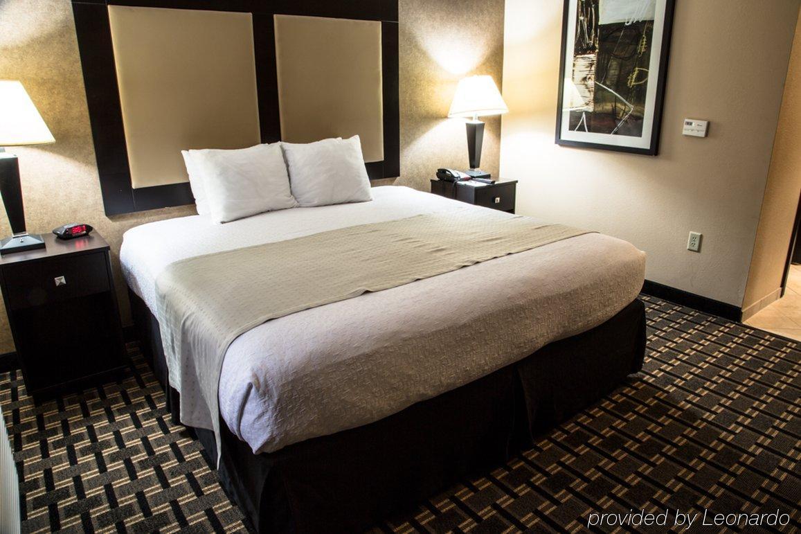 Holiday Inn Arlington Northeast By Ihg Exterior photo