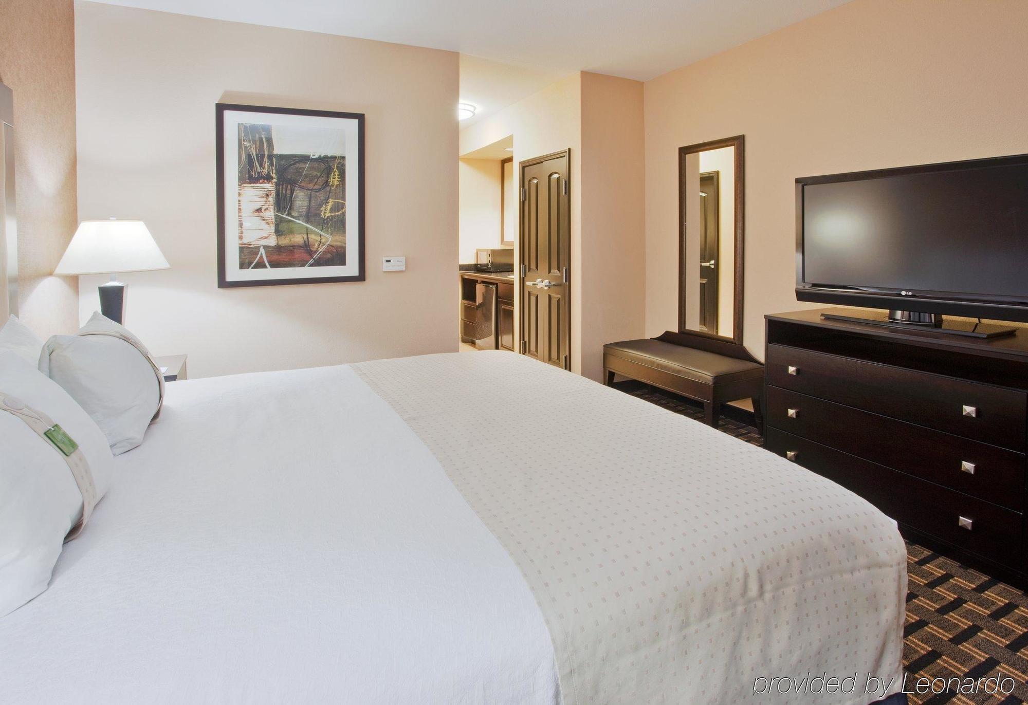 Holiday Inn Arlington Northeast By Ihg Exterior photo