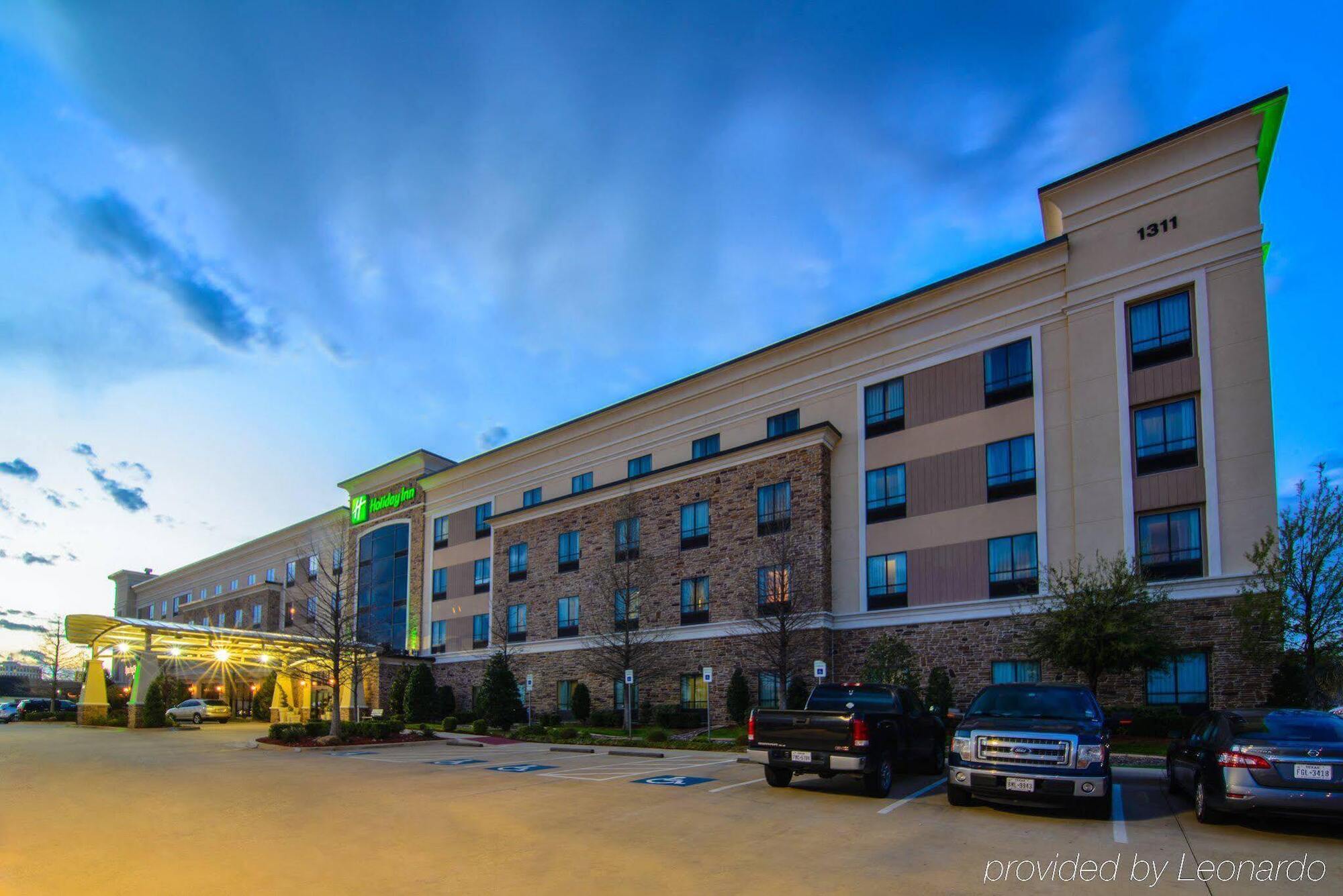 Holiday Inn Arlington Northeast By Ihg Exterior photo