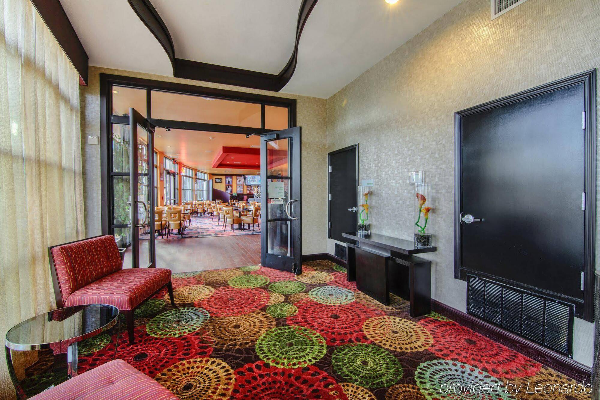Holiday Inn Arlington Northeast By Ihg Exterior photo