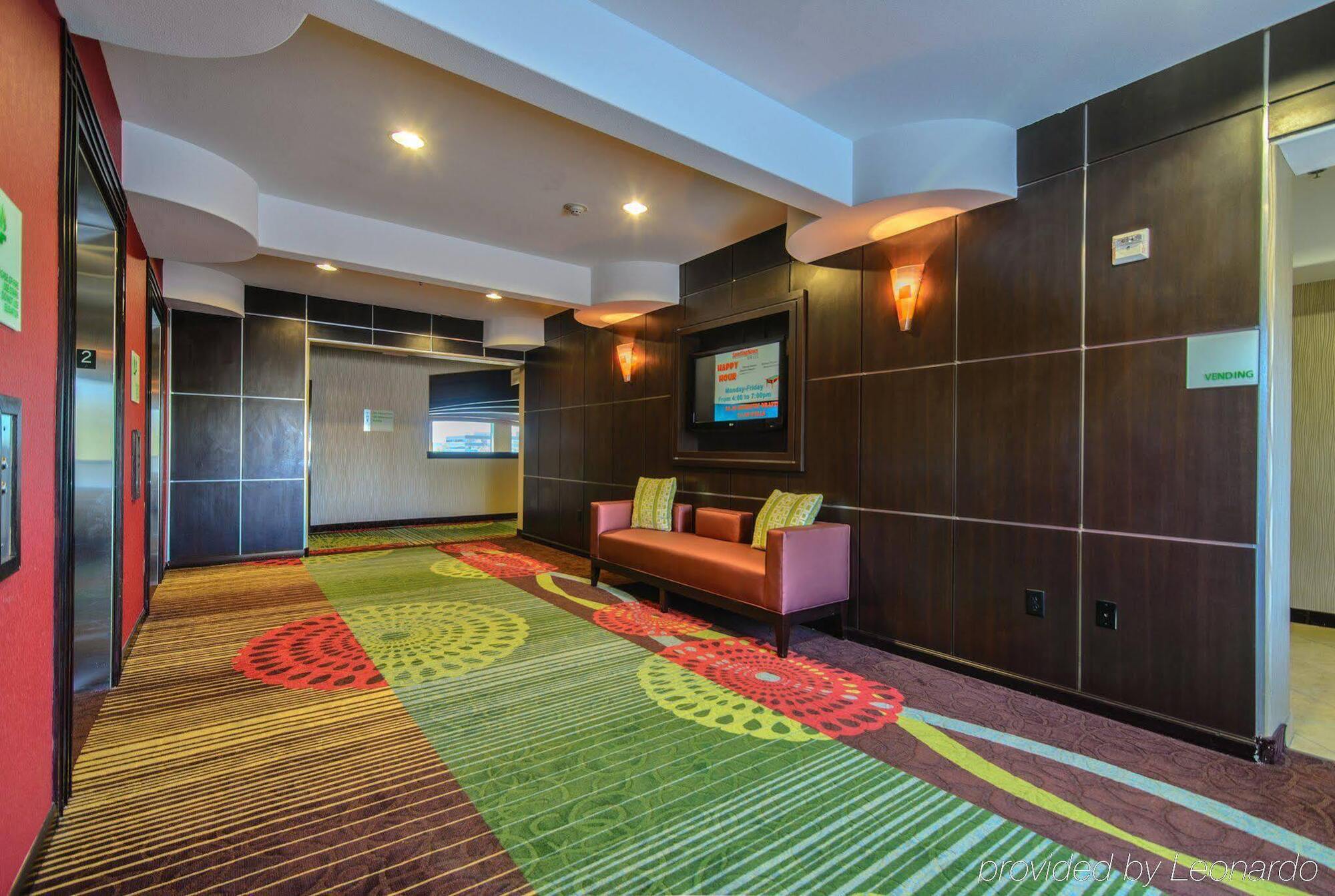 Holiday Inn Arlington Northeast By Ihg Exterior photo