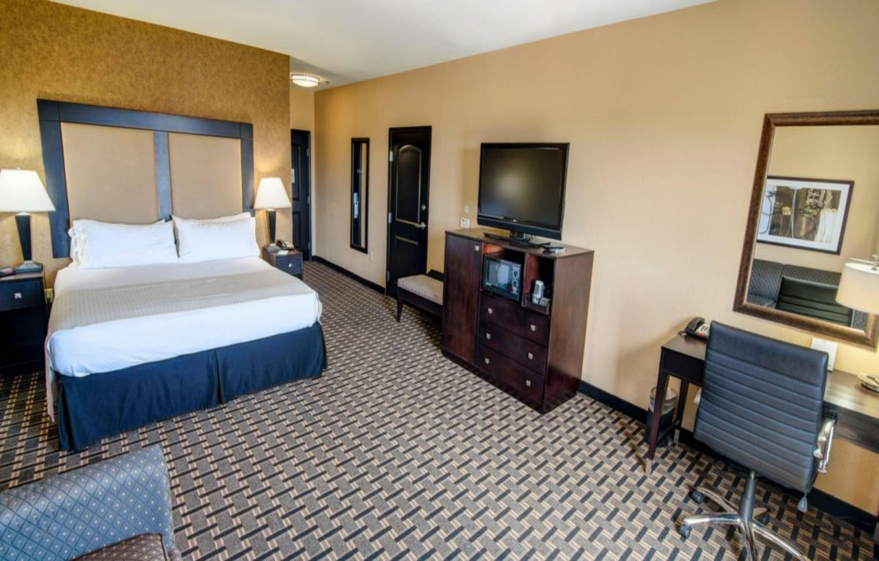 Holiday Inn Arlington Northeast By Ihg Exterior photo